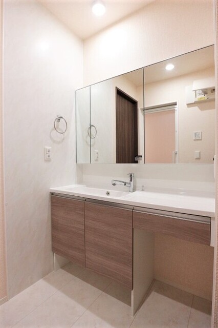 洗面設備　洗髪洗面化粧台