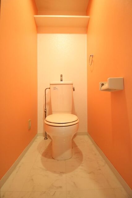 トイレ　※別室の参考写真の為、現況優先です。