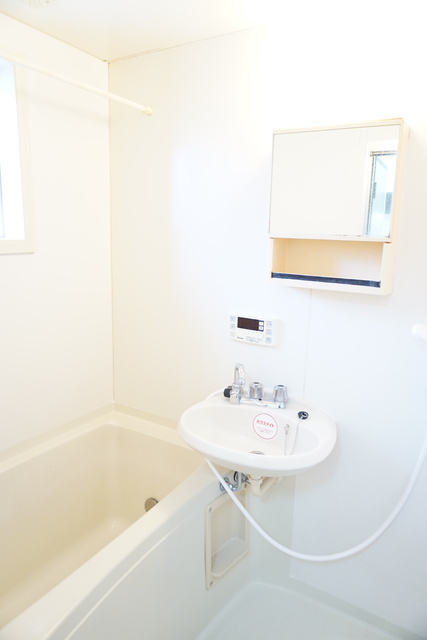 バス・シャワールーム　洗面ボウル付きバスルーム