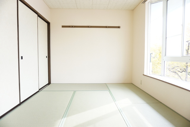 その他部屋・スペース　出窓のある和室