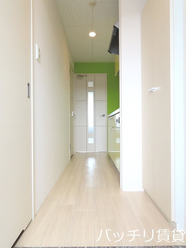 玄関　画像は別号室イメージの為、現況を優先いたします。