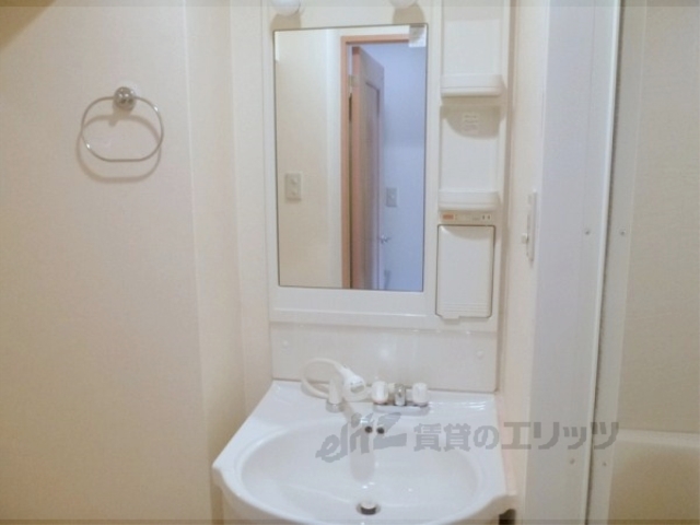 洗面設備　独立洗面台です・