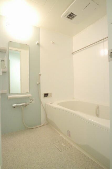 バス・シャワールーム　ゆったり過ごせるお風呂です