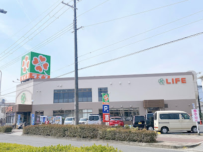 スーパー　ライフ崇禅寺店（スーパー）まで683m