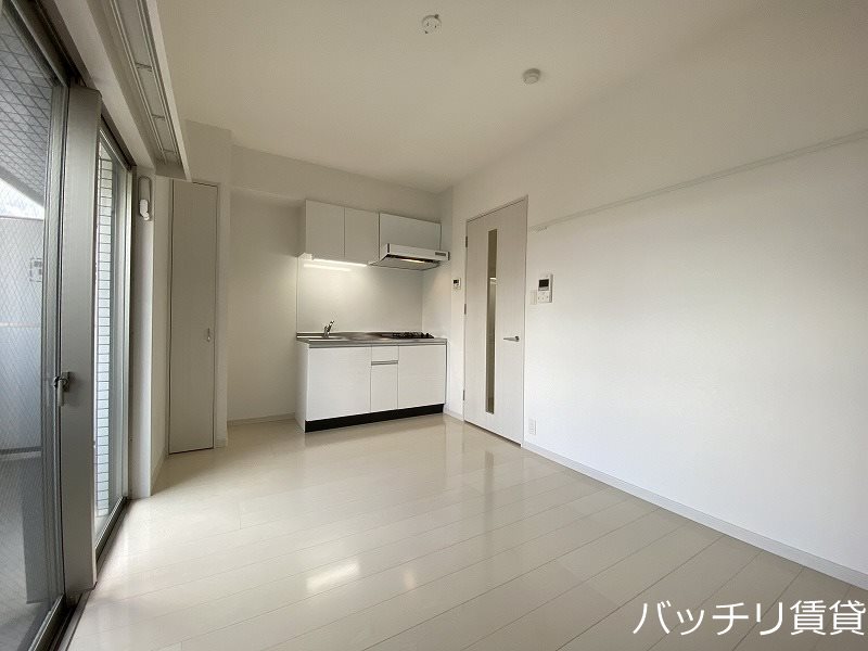 居室・リビング　別号室タイプのため、現状を優先致します。