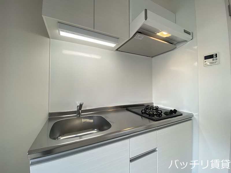 キッチン　別号室タイプのため、現状を優先致します。