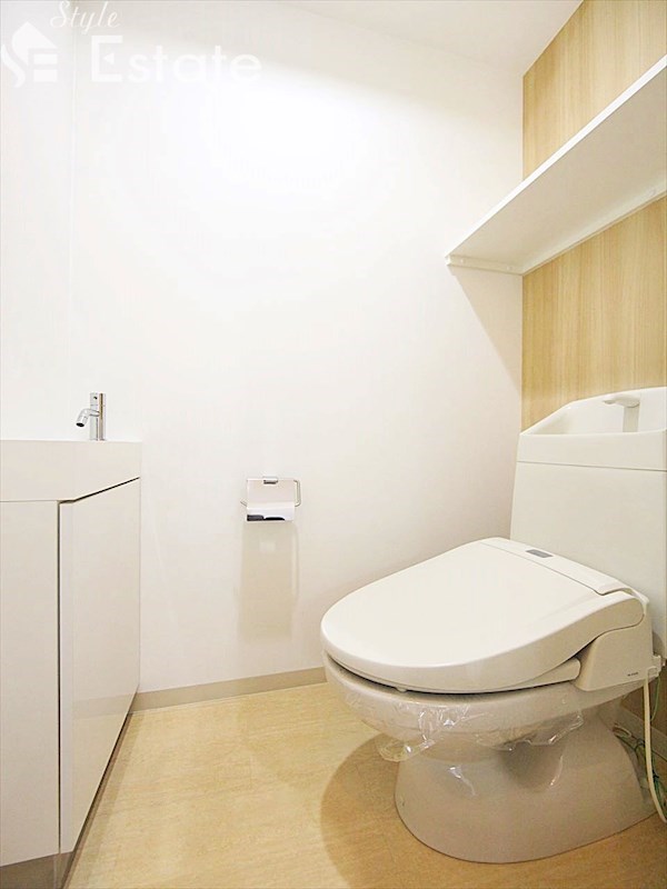 トイレ　温水洗浄便座