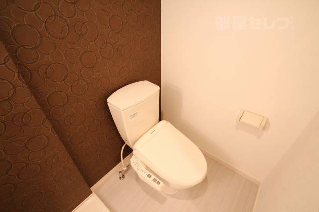 トイレ　写真はモデルルームまたは同タイプ物件になります。