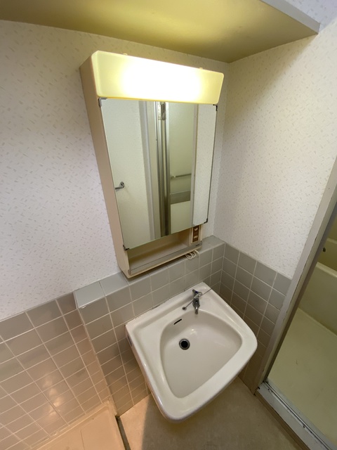 洗面設備　毎日使いますよね…。独立洗面台。