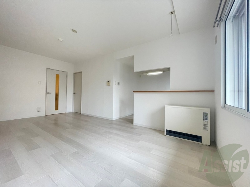 居室・リビング　広くてきれいなリビングです！快適に過ごせそうですね。