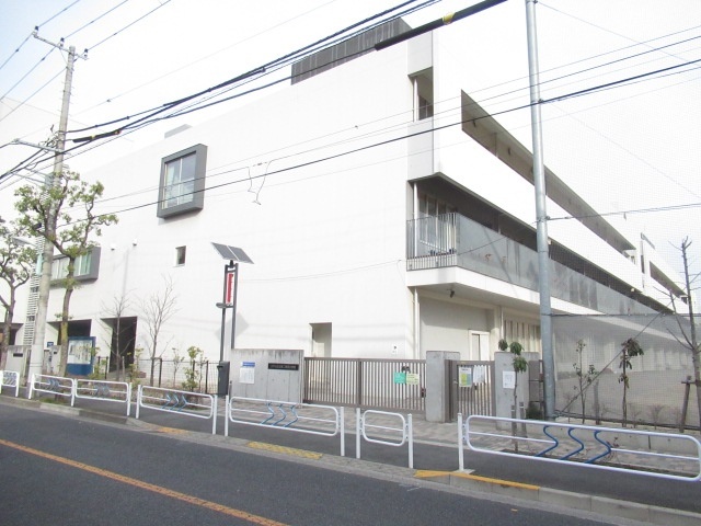 小学校　江戸川区立第二葛西小学校（小学校）まで581m