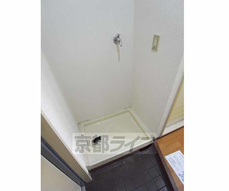 その他設備　室内に洗濯機おけます。