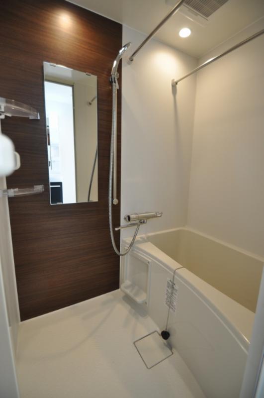 バス・シャワールーム　落ち着いた空間のお風呂です