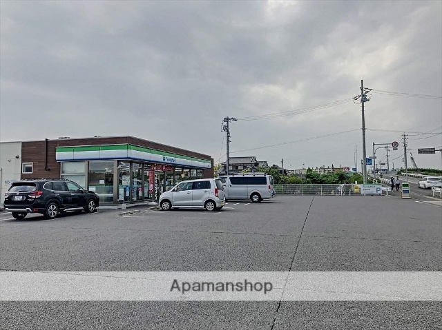 コンビニ　ファミリーマート東浦森岡店（コンビニ）まで634m