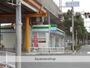 コンビニ　ファミリーマート（コンビニ）まで751m