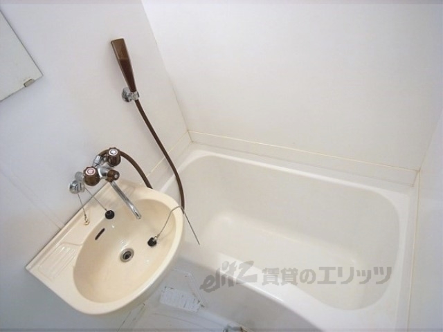 バス・シャワールーム　バス