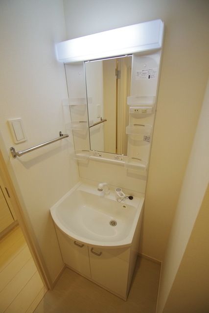 洗面設備　★忙しい朝に便利な独立洗面台★