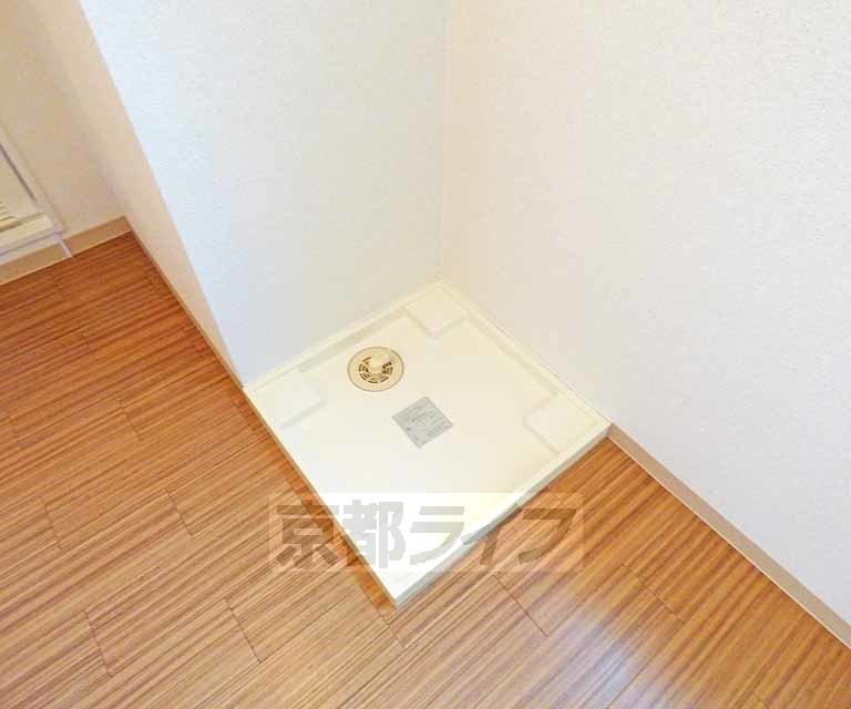 洗面設備　洗濯パン置けます。