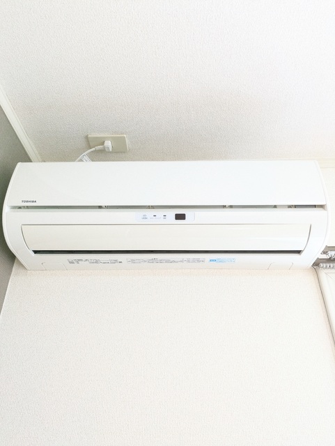 その他設備　★洋室に設置されているエアコンです♪★