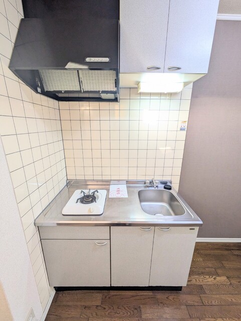 キッチン　★キッチンは嬉しいガスコンロ付きです♪★