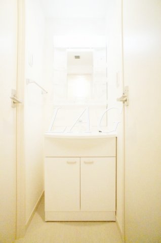 洗面設備　独立洗面台です。