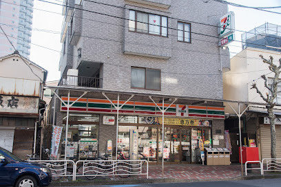 コンビニ　セブン－イレブン牡丹店（コンビニ）まで215m