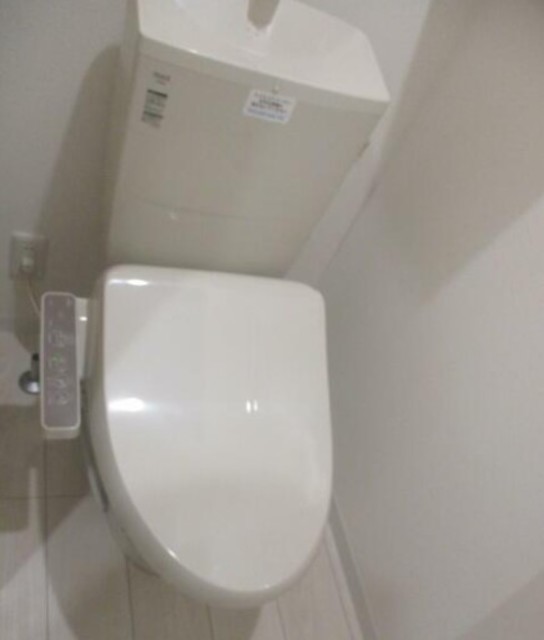 トイレ　別部屋同仕様タイプ