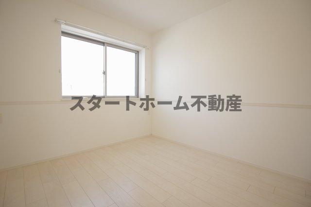 その他部屋・スペース　使い勝手のいい寝室です