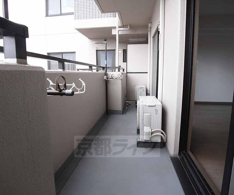 バルコニー　広めのベランダです。