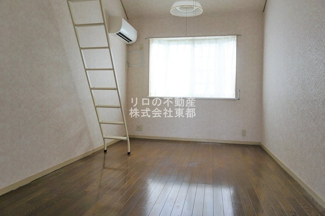 居室・リビング　天井高の開放感が気持ちいいロフト付きのお部屋です☆