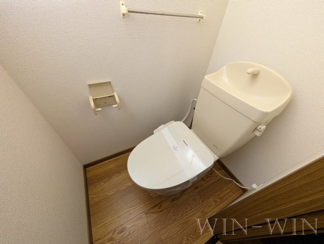 トイレ　イメージ（同建物内別部屋の写真です）