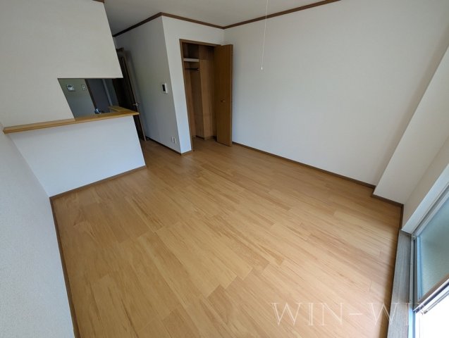 居室・リビング　イメージ（同建物内別部屋の写真です）