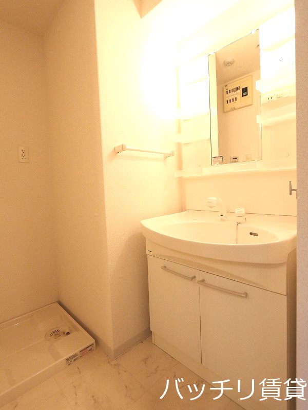 洗面設備　同型タイプの為現状優先