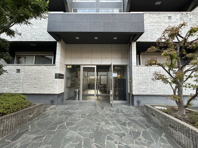 エントランス　清潔なエントランスです