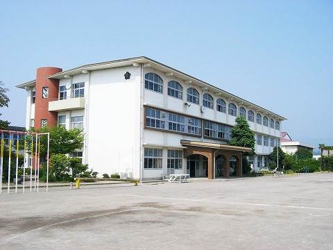 小学校　三島市立中郷小学校（小学校）まで400m