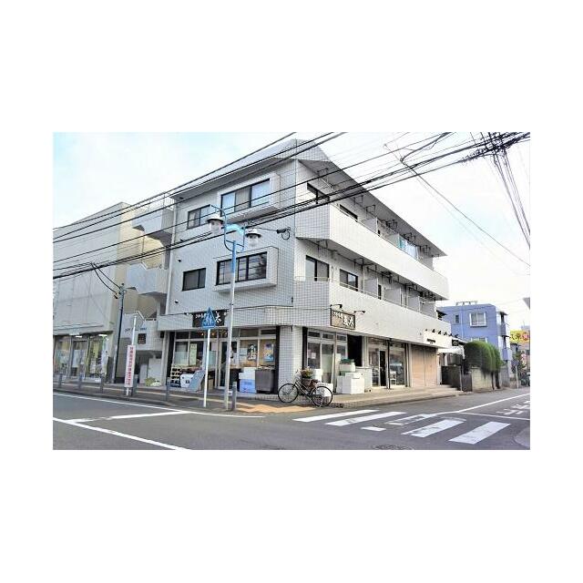 建物外観　１Ｆ　ネイルサロン　美容室　お魚屋さん♪