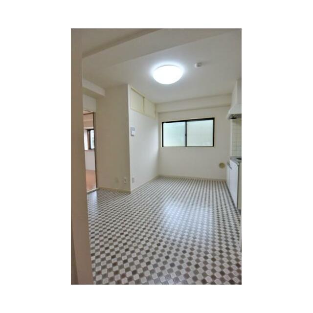 キッチン　雰囲気のいい床タイル♪