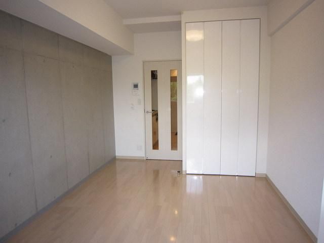 その他部屋・スペース　☆洋室フローリング６．４帖★