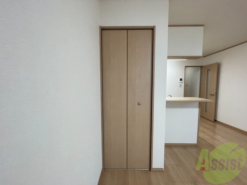 収納　クローゼットはこちら、収納力が気になりますねー