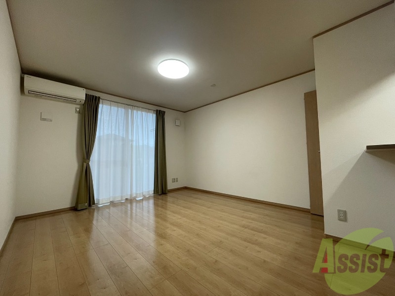 居室・リビング　洋室は広さがあり家具などを置くのも楽しそうですね。