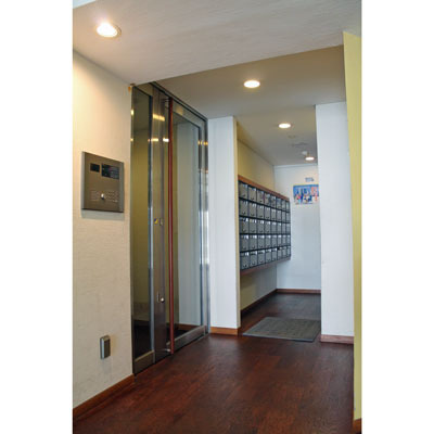 居室・リビング　明るい色調の室内です