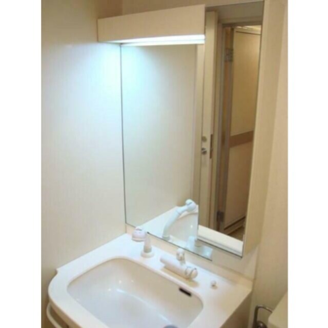 洗面設備　※同仕様写真含む