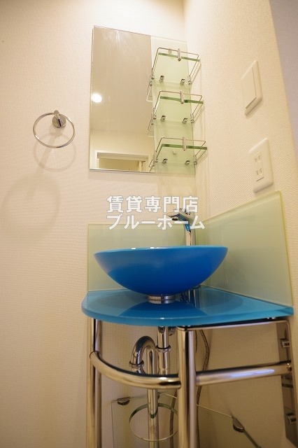 洗面設備　おしゃれな独立洗面台！