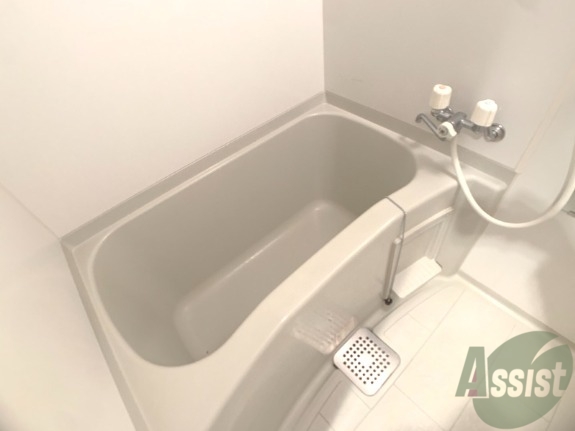 バス・シャワールーム　落ち着きのある浴室です。１日の疲れを癒してもらいましょう。