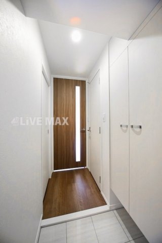 玄関　※同シリーズ参考写真※