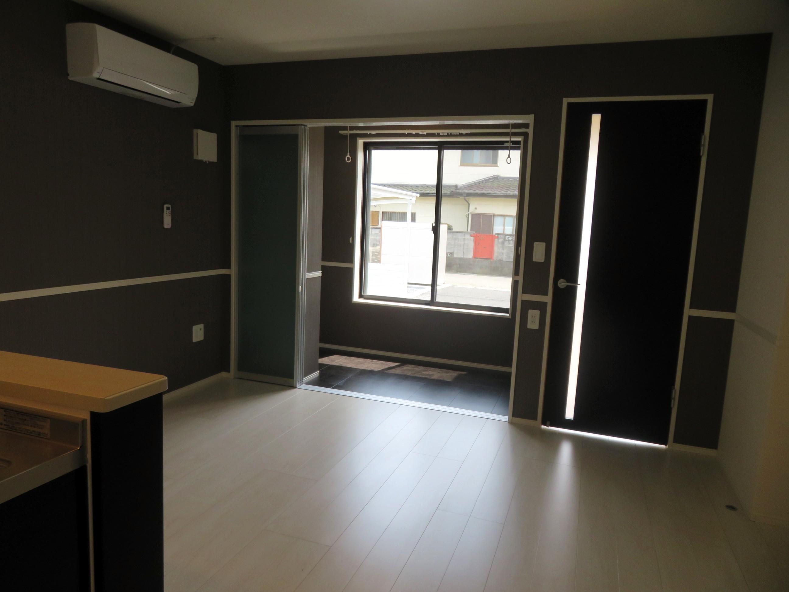 居室・リビング　南面リビングで日当たり良好です◎