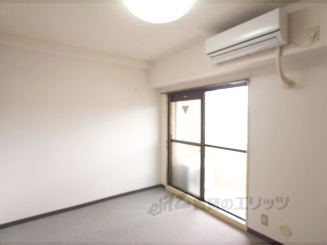 居室・リビング　カーペット