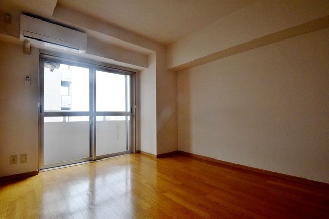 居室・リビング　お問合せはタウンハウジング迄