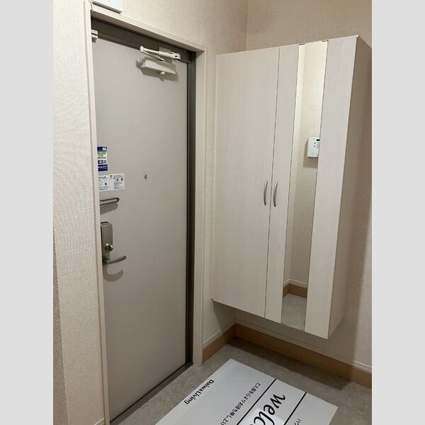 玄関　屋外物置