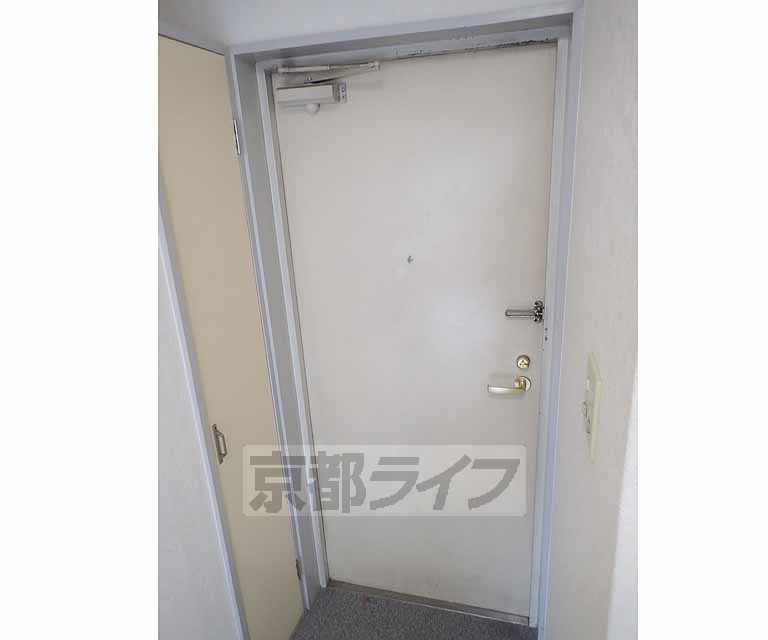 その他設備　しっかりとしたドアです。